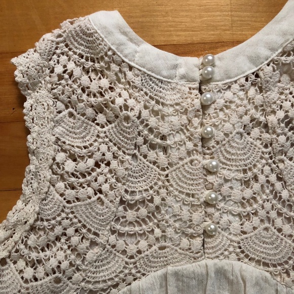 Urban Outfitters Lace & Chiffon Top - Picture 5 of 6